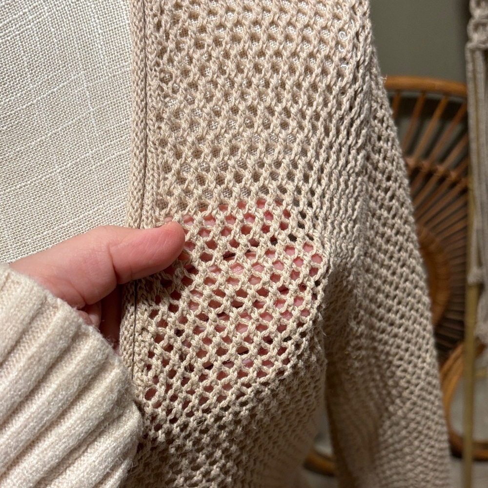 Eddie Bauer Women's Beige V-Neck Sweater - Picture 7 of 7